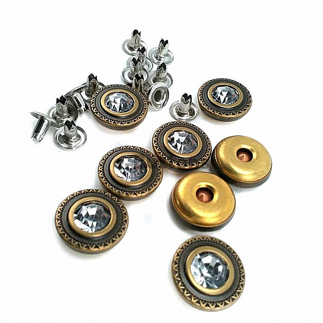 15 mm 24 L Rhinestone Rivet R0018